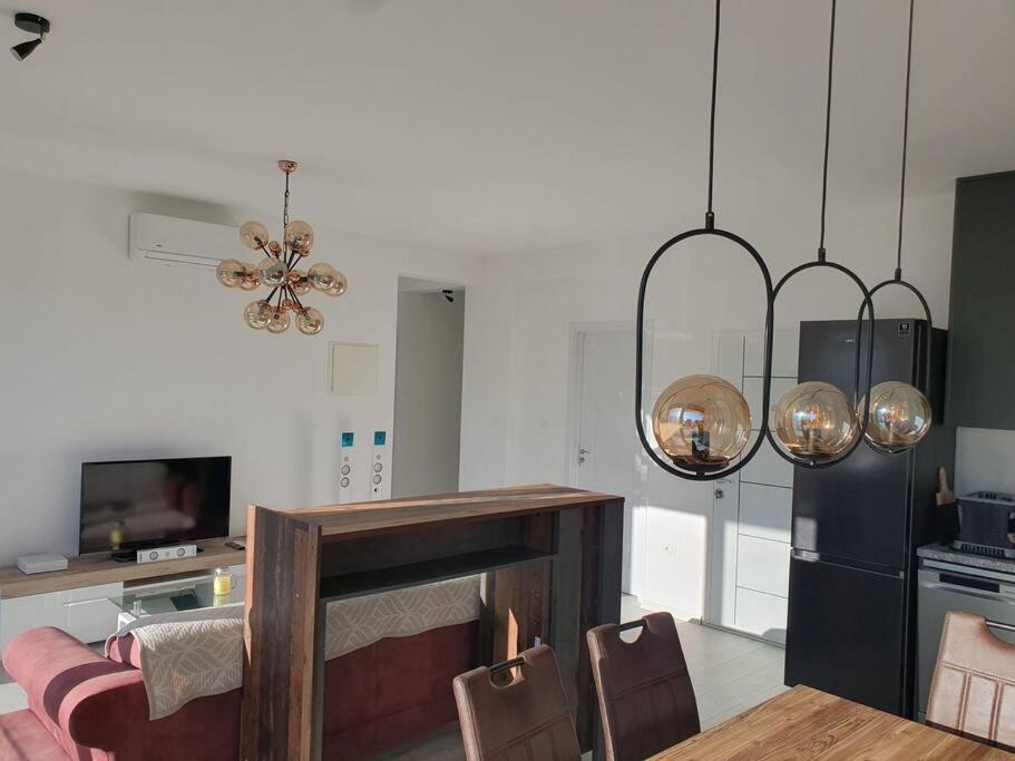 Beautiful Apartment In Tivat Exterior photo
